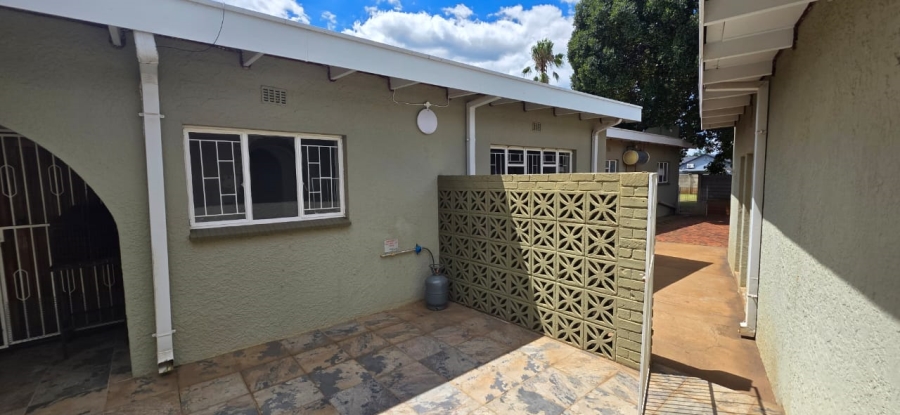 4 Bedroom Property for Sale in Flamwood North West